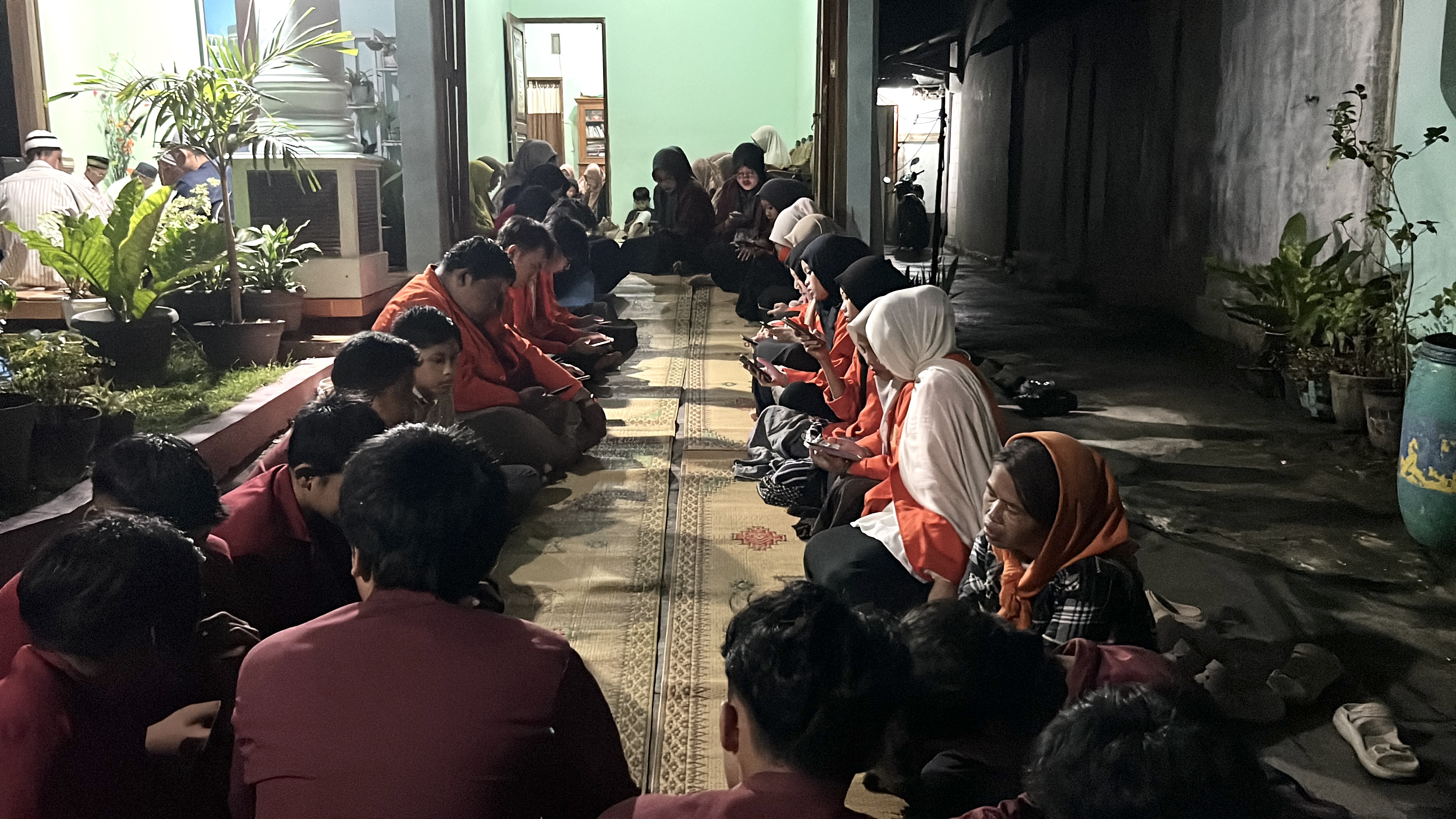 Mahasiswa KKN-T IPE AIK UM PKU Surakarta Gelar Pengajian Bersama Warga Karanggungan Tangkil