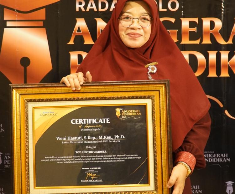 Transformasi UMPKU Antarkan Rektor Weni Hastuti Raih Predikat “Top Rektor Visioner” 2025