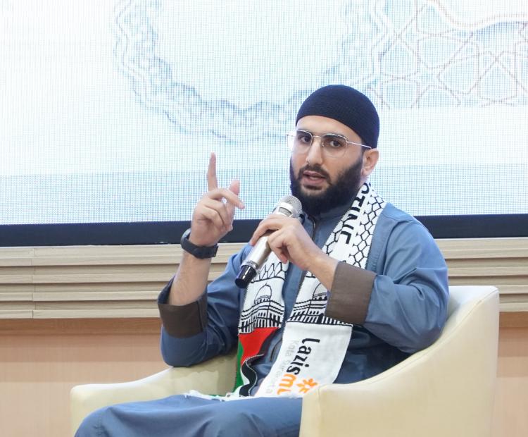 Pemaparan materi kajian oleh Syekh Osama Khalil Al Yacoubi