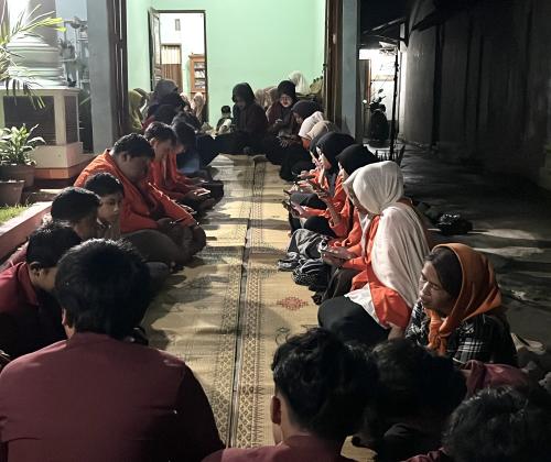 Mahasiswa KKN-T IPE AIK UM PKU Surakarta Gelar Pengajian Bersama Warga Karanggungan Tangkil