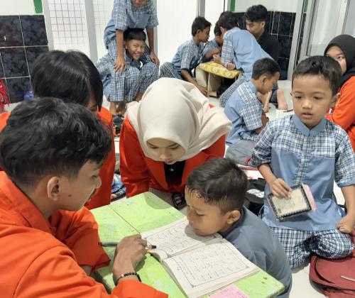 Dukung Syiar Islam, Mahasiswa UMPKU Surakarta Mengajar di TPA Al-Mu’minun Nglorog