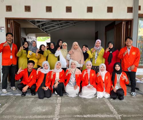 Pelayanan Pemeriksaan Balita dan Lansia dalam Kegiatan Posyandu