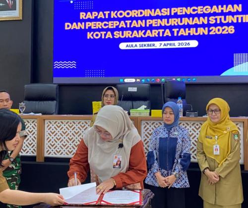 UMPKU Surakarta Wakili Perguruan Tinggi Teken Komitmen Percepatan Penurunan Stunting di Solo