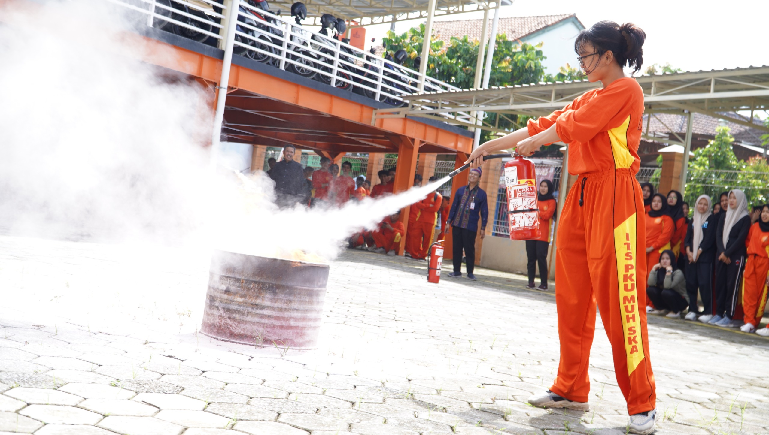 Pelatihan Padamkan Api Dengan Apar