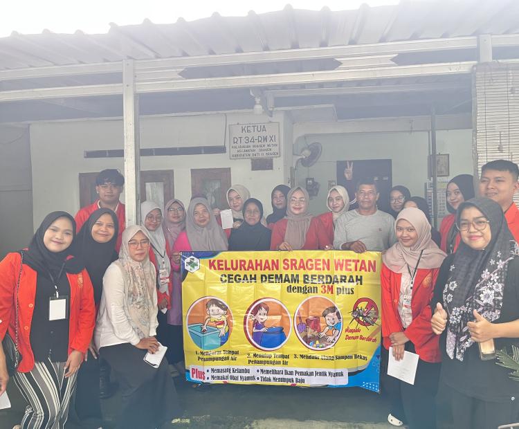 Bersama Warga, Mahasiswa KKN IPE UMPKU Surakarta Perangi DBD di Dukuh Sarigulan