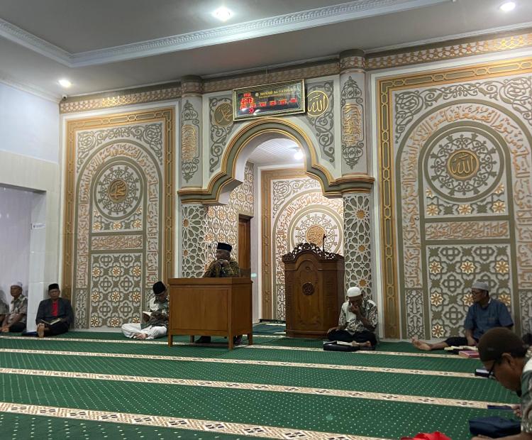 Penyampaian tausiyah dalam Kajian Rutin PRM dan PRA Desa Puro