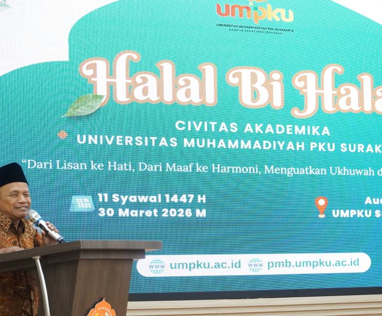 tausiah yang disampaikan oleh Ketua Pimpinan Daerah Muhammadiyah (PDM) Surakarta, Drs. KH Anwar Sholeh, M.Hum.