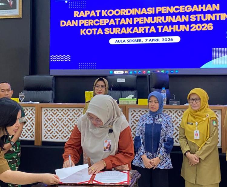 UMPKU Surakarta Wakili Perguruan Tinggi Teken Komitmen Percepatan Penurunan Stunting di Solo